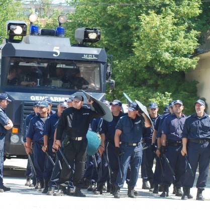 Полицейска машина за борба с безредиците във Варна