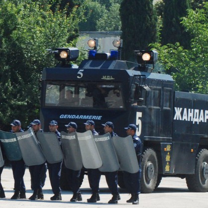 Полицейска машина за борба с безредиците във Варна