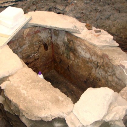 Уникална за България находка откриха археолози в случайно намерена семейна гробница в Пловдив