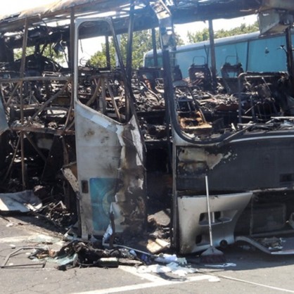 Останки от взривения автобус на летище Сарафово