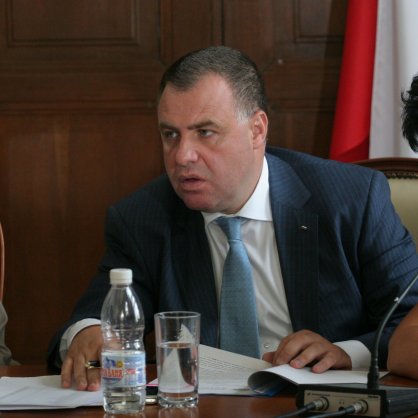 Министър Мирослав Найденов даде изявление след провеждането на Консултативния съвет по зърно