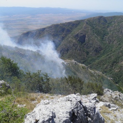 Гасенето на пожара в резервата 