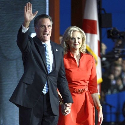 Кандидатът за президент на САЩ от Републиканската партия Мит Ромни и съпругата му Ан