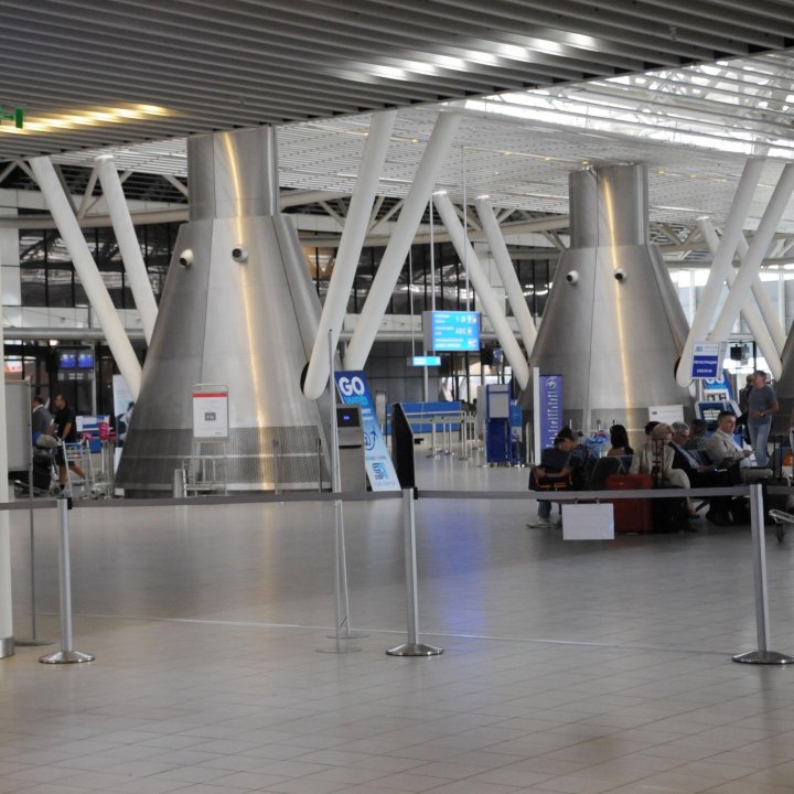 Терминал 2 на летище София се превърна в символ на новото ни време