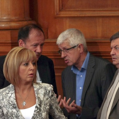 Мая Манолова, Михаил Миков, Румен Овчаров и Георги Божинов в парламента