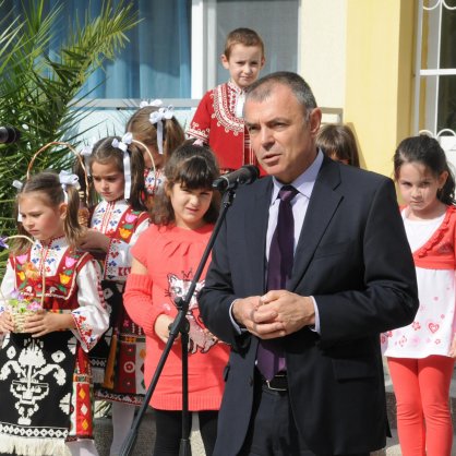 Министърът на образованието и науката Сергей Игнатов откри детска градина в Бургас