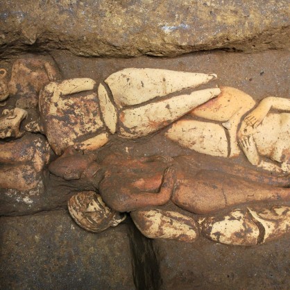 Археолози откриха гробница на ранен вожд на маите