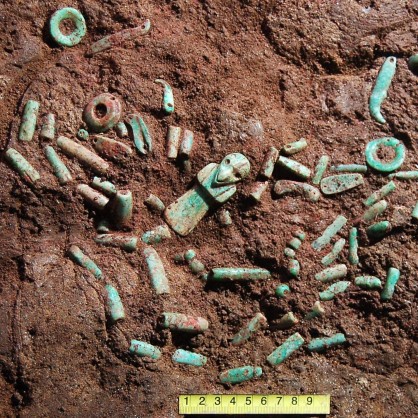 Археолози откриха гробница на много ранен вожд на маите