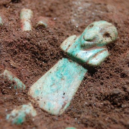 Археолози откриха гробница на ранен вожд на маите