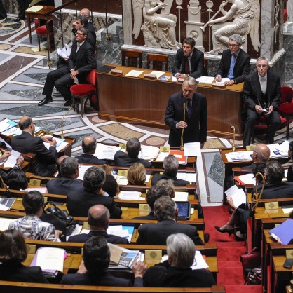 Парламентът на Франция гласува повишение на акциза върху бирата и цените на тютюна