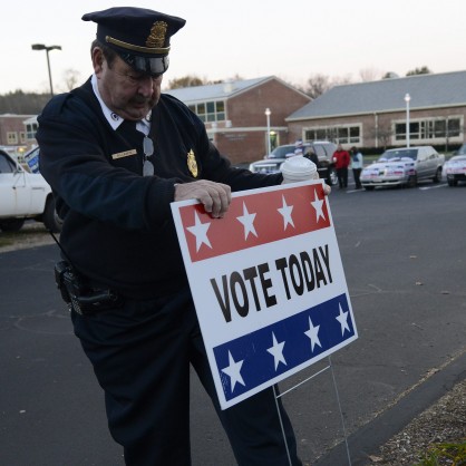 Президентските избори в САЩ започнаха с отварянето на избирателните секции в 9 щата