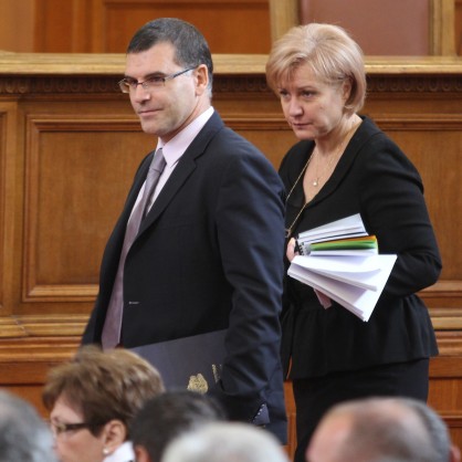 Бюджетът за 2013 година влезе за обсъждане в парламента - Симеон Дянков и Менда Стоянова