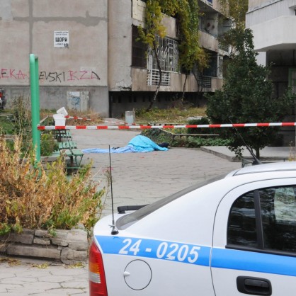Разследват смъртта на 15-годишен младеж в София