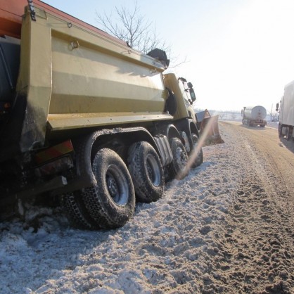 Студ, сняг и вятър блокираха Северна България