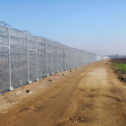 Защитната стена срещу имигрантите в Гърция