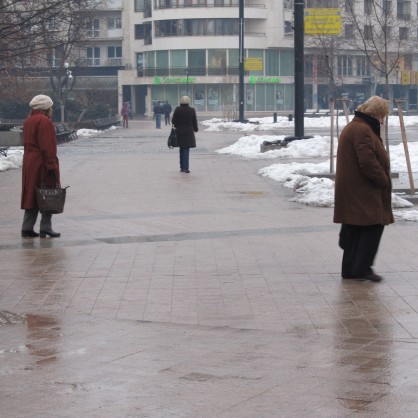 Поледица превърна тази сутрин русенските улици в пързалка