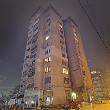 Адвокатка скочи от 6 етаж в блок в Разград