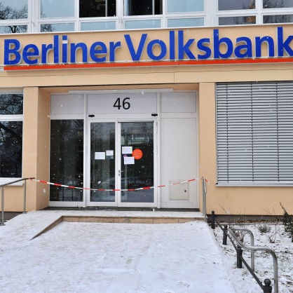 Крадци обраха банка в Берлин през 30-метров тунел