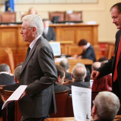 Христо Бисеров и Михаил Миков в парламента
