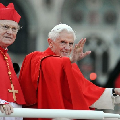 Кардинал Анджело Скола е фаворит за папския престол