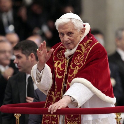 Папа Бенедикт XVI се оттегля, очаква се това да стане на 28 февруари,