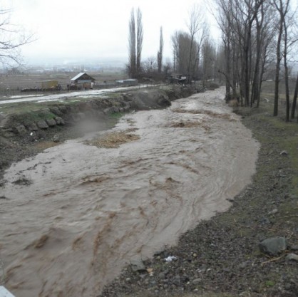 Проливни валежи, наводнения и затворени пътища има в Югозападна България