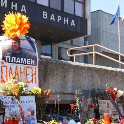 Започва издигането на грамада от камъни пред община Варна в памет на Пламен Горанов