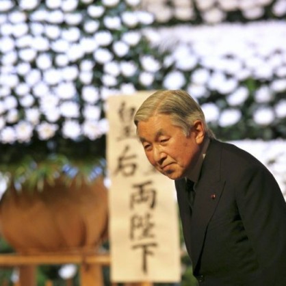 Япония почете паметта на загиналите при земетресението през 2011 г.