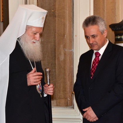 Премиерът Марин Райков се срещна с патриарх Неофит в Русенската митрополия