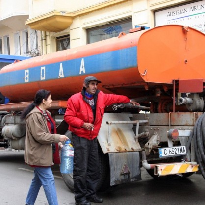 Водоноски помагат на столичани при аварията на “Софийска вода”