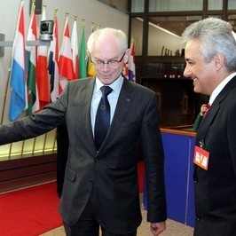 Марин Райков разговаря с председателя на Европейския съвет Херман ван Ромпой