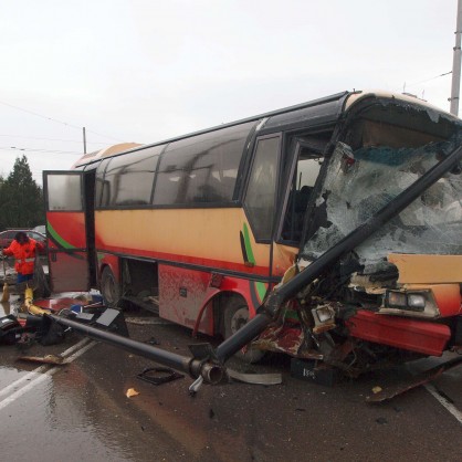 Автобус и такси се удариха във Варна