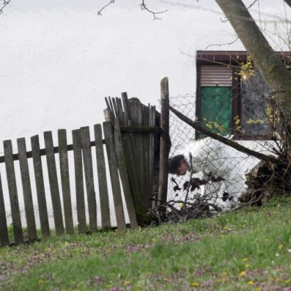 Мъж уби 13 души в сръбско село