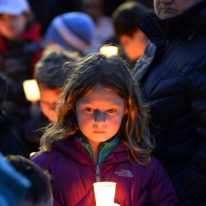 Америка скърби за жертвите на взривовете в Бостън