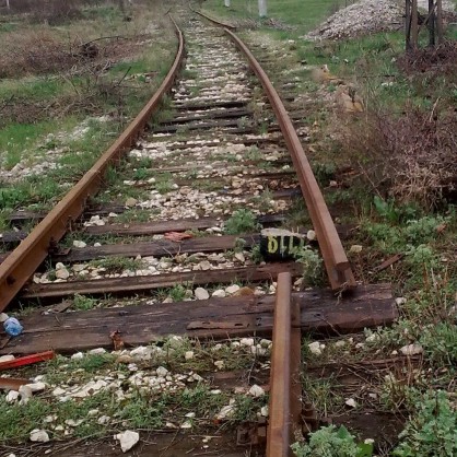 Кражба на 1 км жп релси край София прекъсна движението на влакове