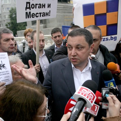 Яне Янев отново коментира, че вотът на изборите е бил подменен