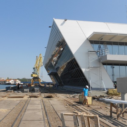 Новата морска гара на Бургас все още се строи