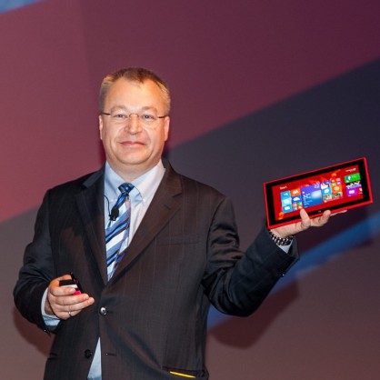 Стивън Елоп представя първия таблет на Nokia - Lumia 2520