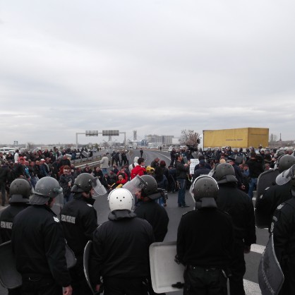 Фермерите не бяха допуснати да протестират на автомагистрала 