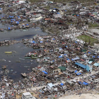 Опустошителният тайфун Хайян премина през Филипинете и Виетнам