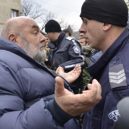 Сблъсъци пред парламента