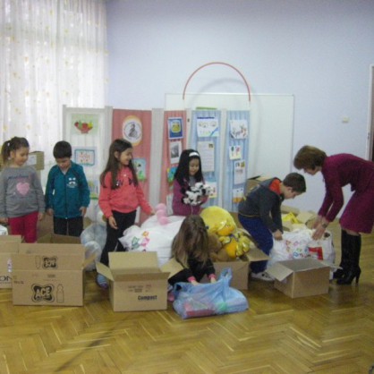 Дарителска акция на русенска детска градина за деца на сирийски бежанци