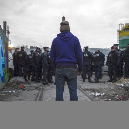 Френската полиция разчисти ромски лагер