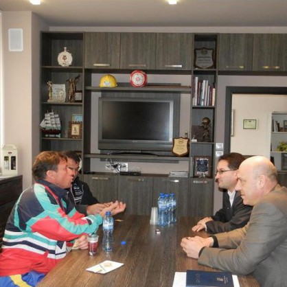 Хасан Мехмед от Белодол разговаря с кмета на Поморие заради проблемите с тока в селото