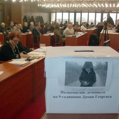 Русе се обединява в помощ на 9-годишния Дамян Георгиев, който се бори за живота си в истанбулска болница