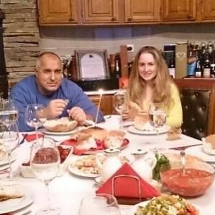 Бойко Борисов празнува Бъдни вечер с дъщеря си
