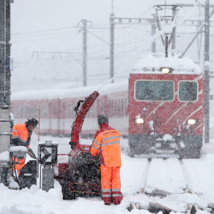 Железопътният трафик между Швейцария и Италия бе блокиран от бурята Дърк