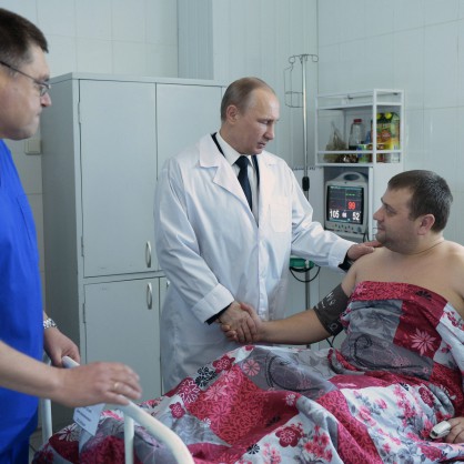 Владимир Путин посети пострадали при атентатите във Волгоград