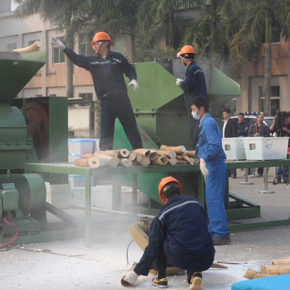 Китайските власти унищожиха шест тона слонова кост в кампания за подобряване на имиджа на страната
