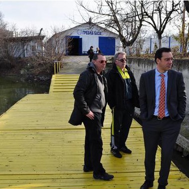 В гребната база в Бургас имат нов пристан за пускане на лодките